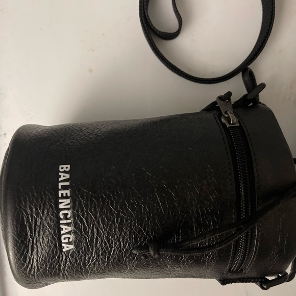 Black Unisex Crossbody AUTHENTIC Balenciaga Weekend Explorer Bag - Picture 3 of 8